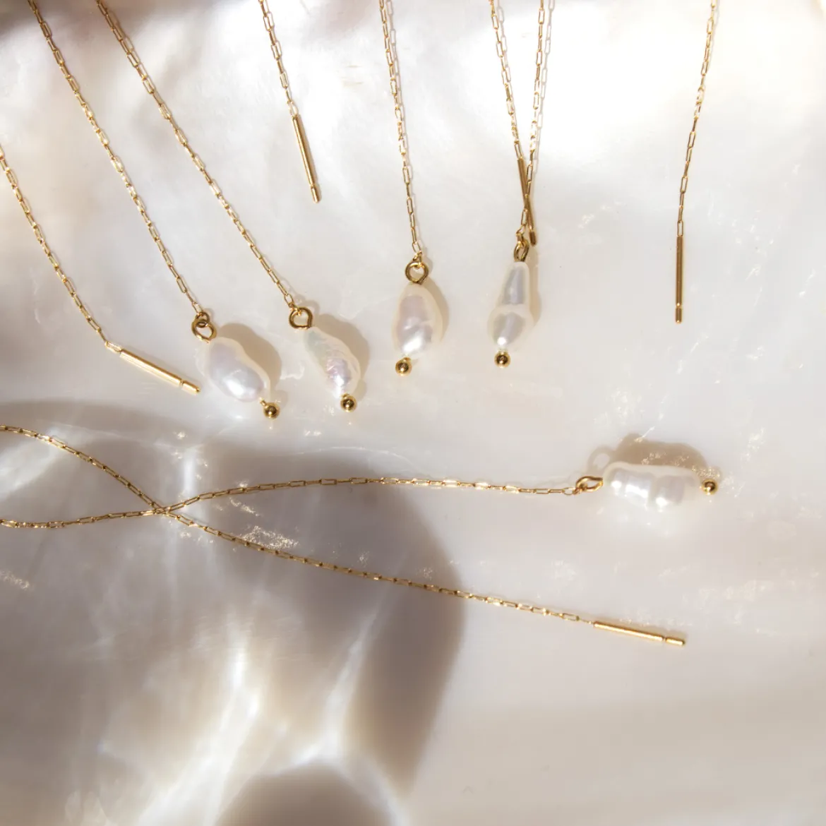 Antheas Amazing Aura Earrings Gold
