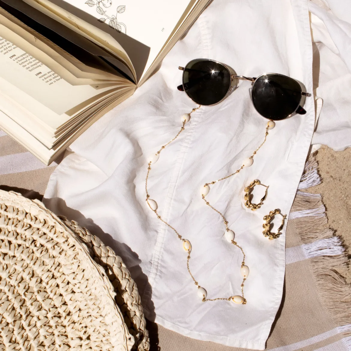 Beach Babe Sunglasses Chain Gold
