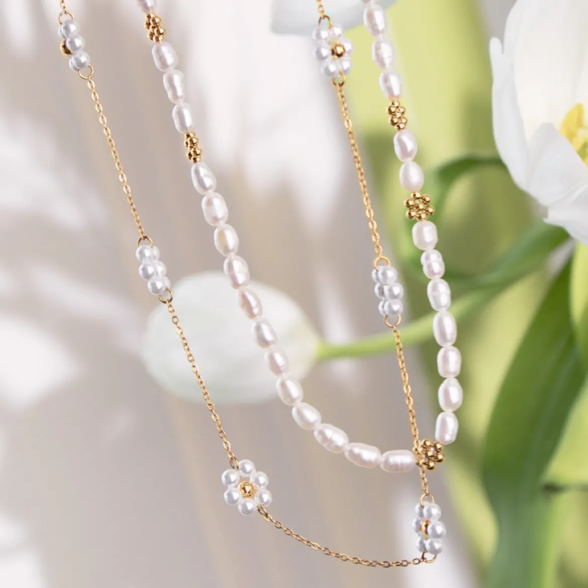 Blossom Pearl Choker Gold