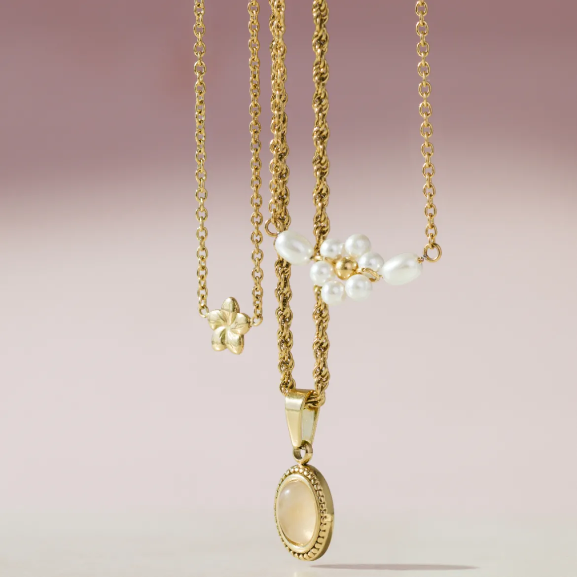 Blush Quartz Necklace Gold
