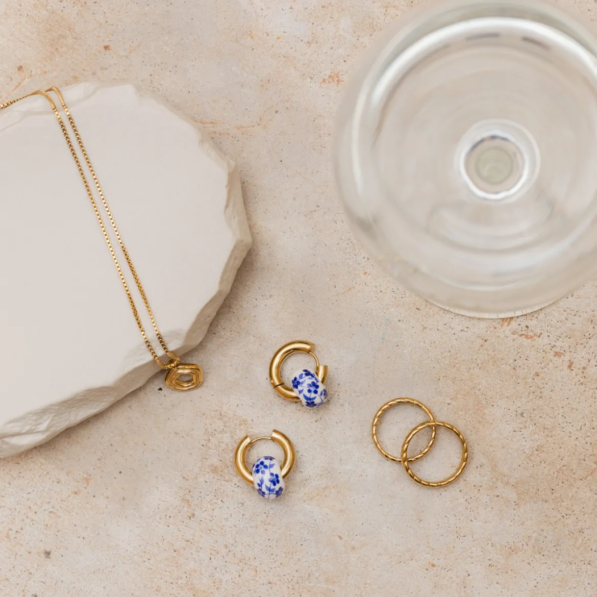 Chunky Flower Tile Hoop Set Medium Gold