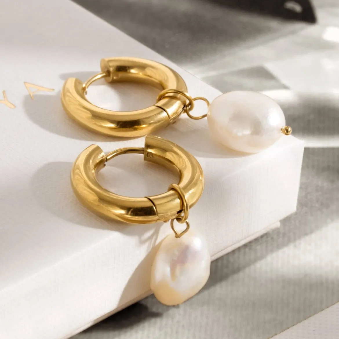 Chunky Pearl Hoop Set Gold