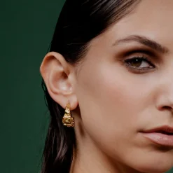 Crinkled Hoop Studs Gold