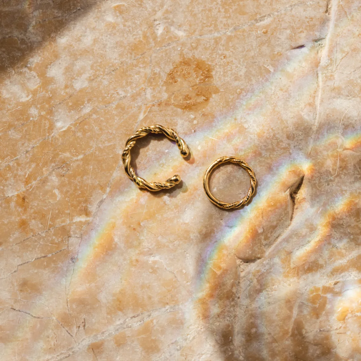 Curly Twist Ear Cuff Gold