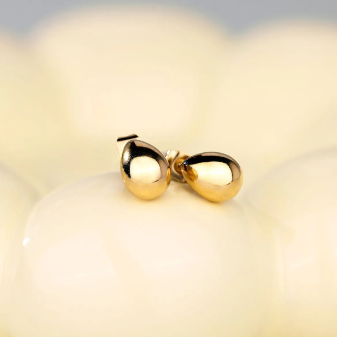 Drop it Studs Gold
