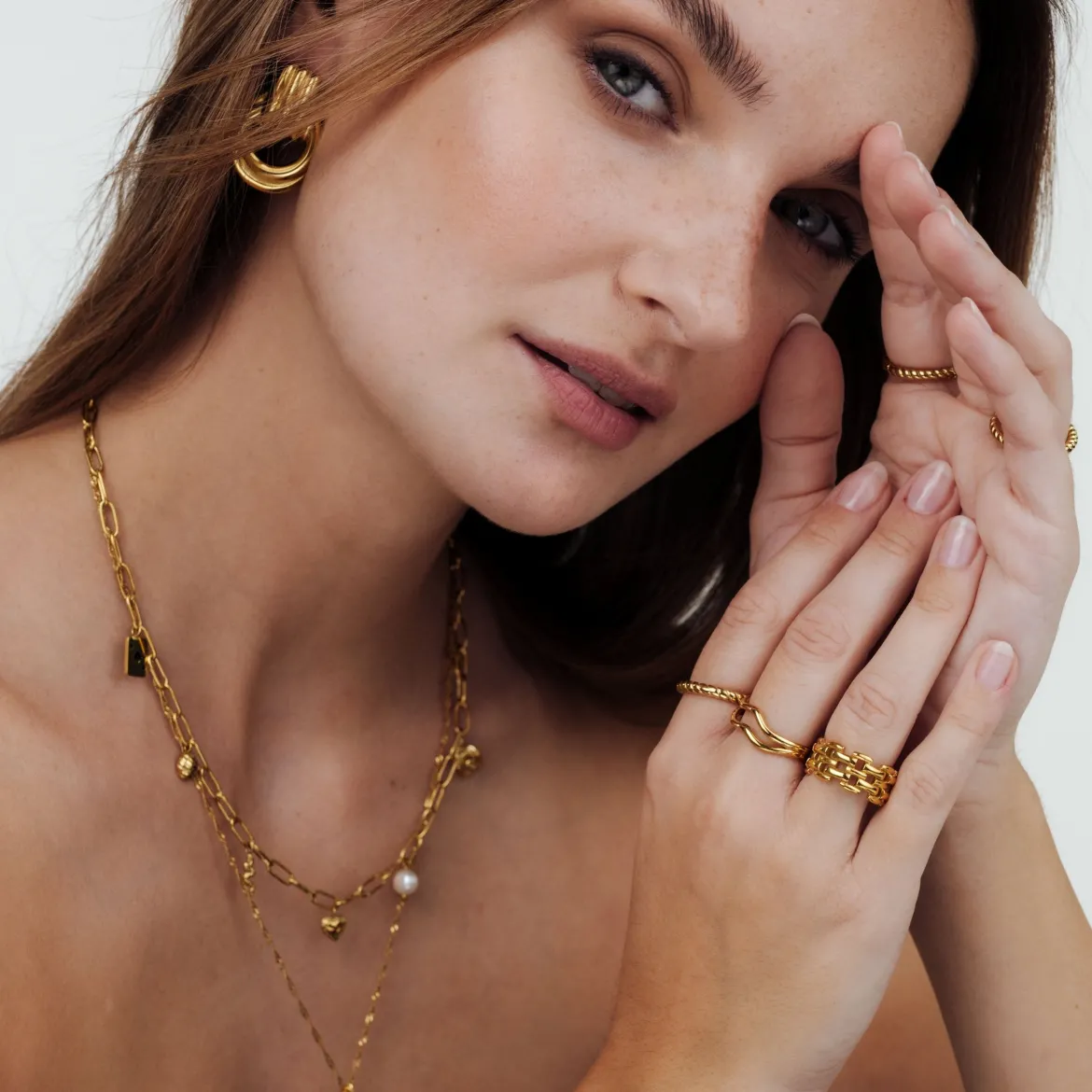 Endless Twist Ring Gold