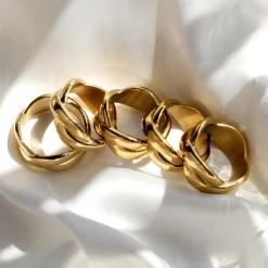 Female DNA Ring Gold