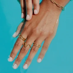 Flowing Gap Ring Gold