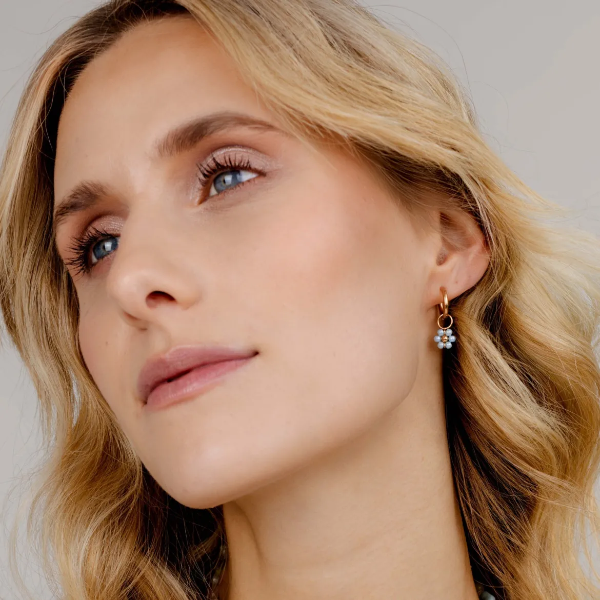 Forever Blue Daisy Hoop Set Small Roségold