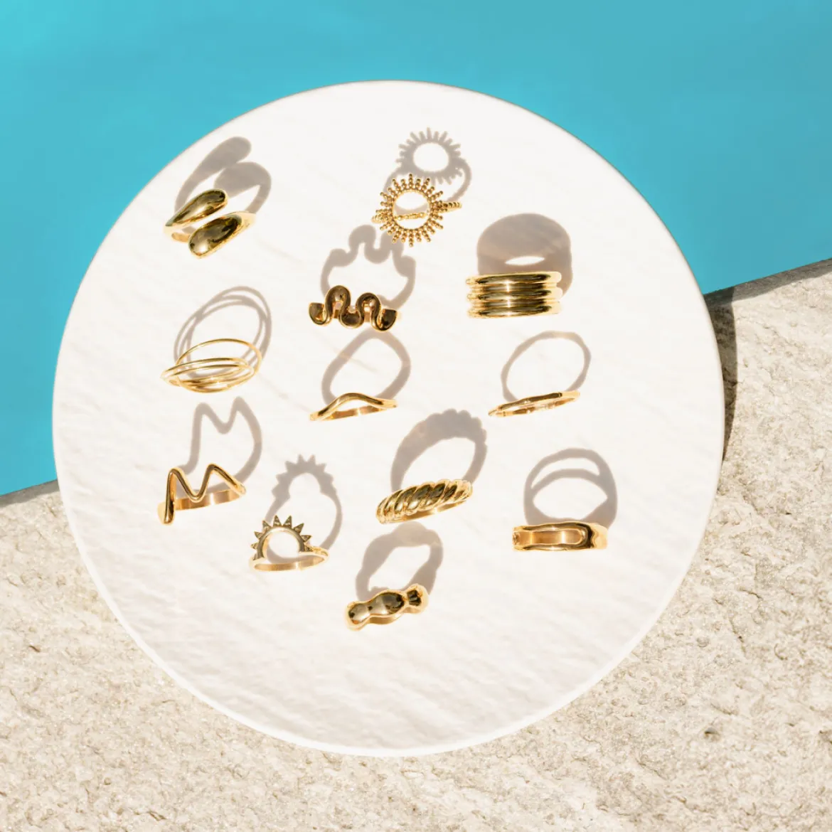 Gentle Curve Ring Gold