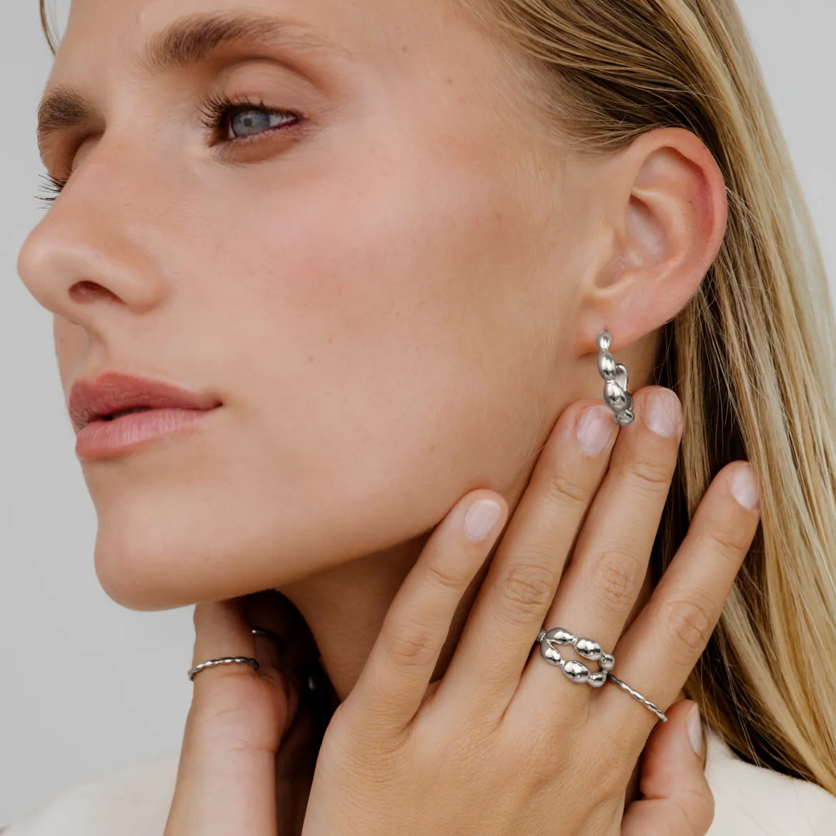 Graceful Curves Hoop Studs Silber