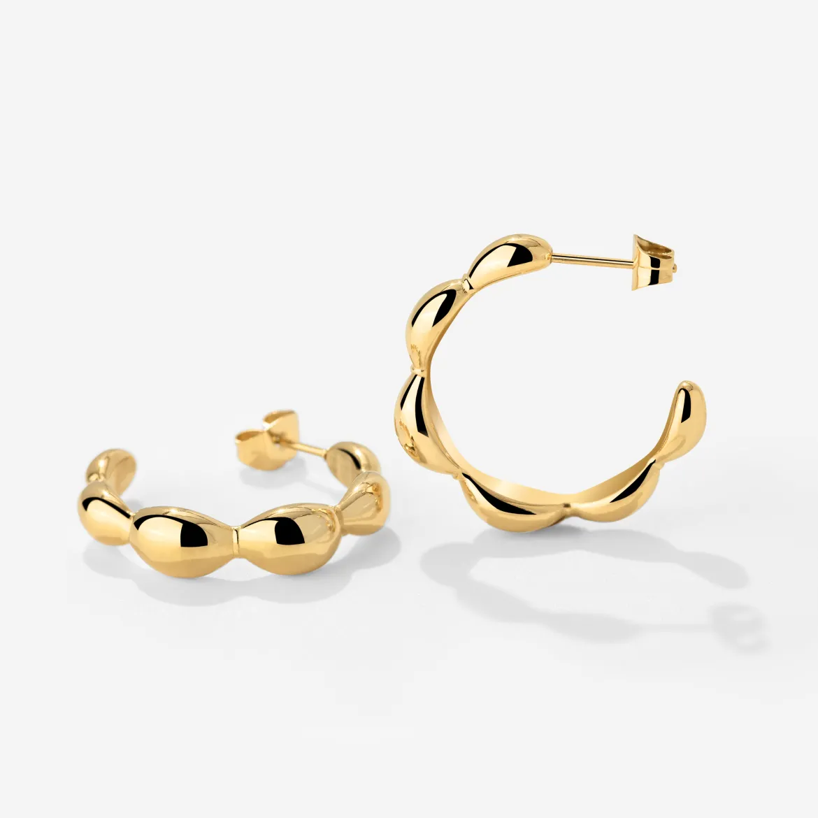 Graceful Curves Hoop Studs Gold