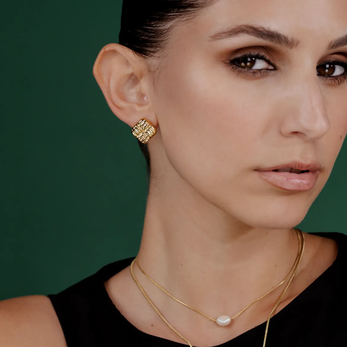 Granny Button Studs Small Gold