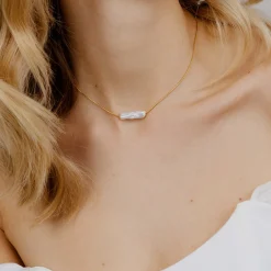 Luminous Pearl Choker Gold