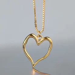 Melting Heart Necklace Gold