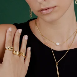 Minimalist Pearl Choker Gold