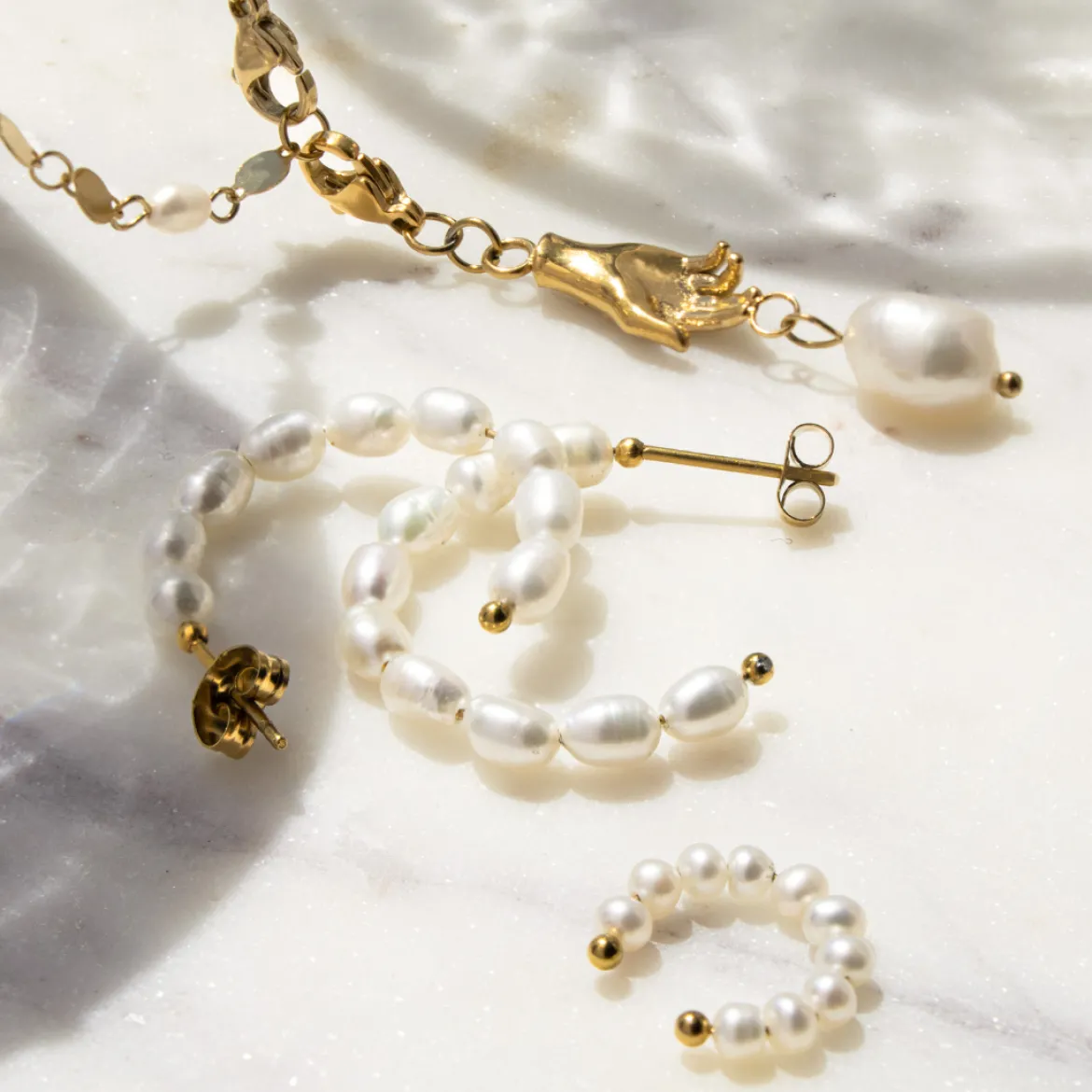 Pearly Leni Hoop Earrings Gold