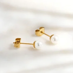 Pretty Pearl Studs Gold
