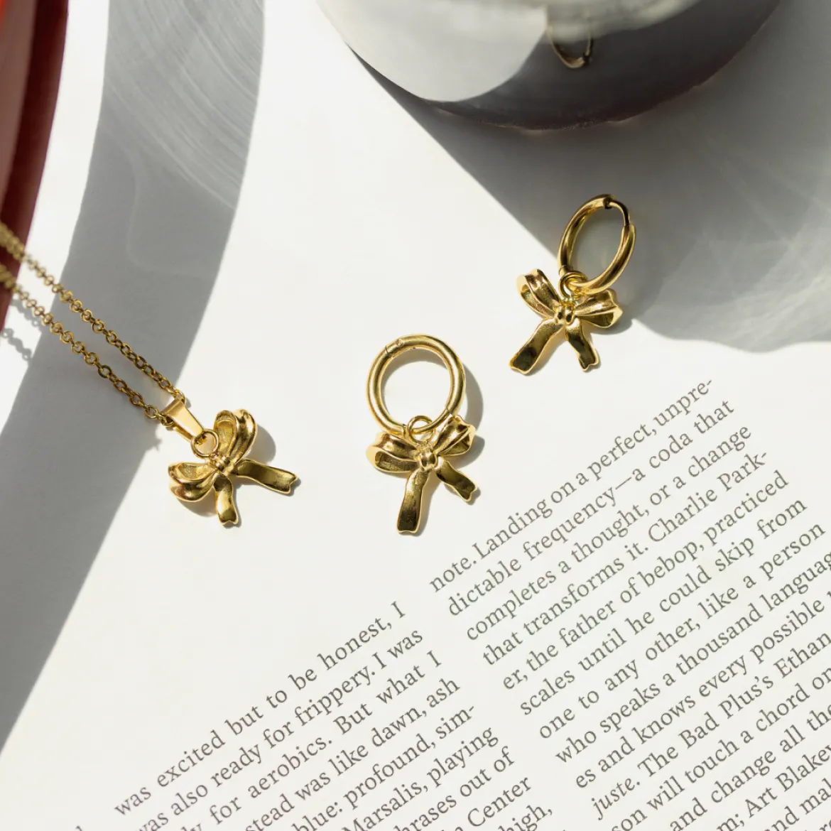 Pretty Ribbon Hoop Set Small Gold