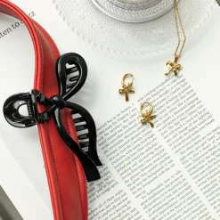 Pretty Ribbon Necklace Silber