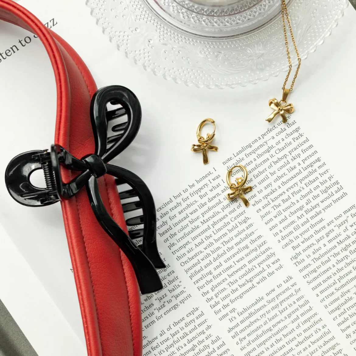 Pretty Ribbon Necklace Silber