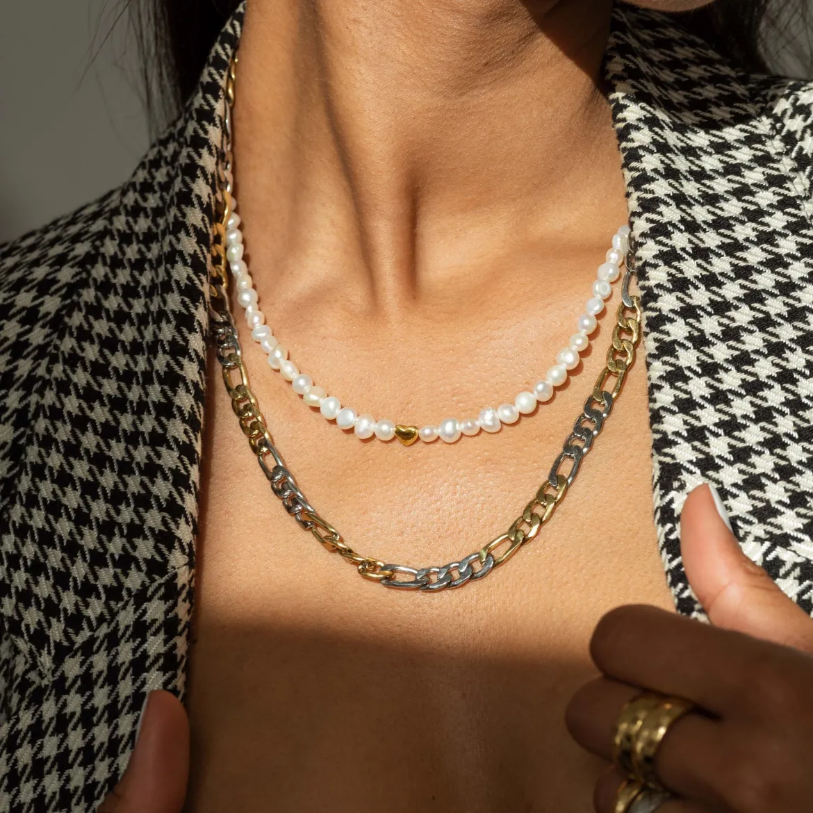 Retro Love Pearl Necklace Gold