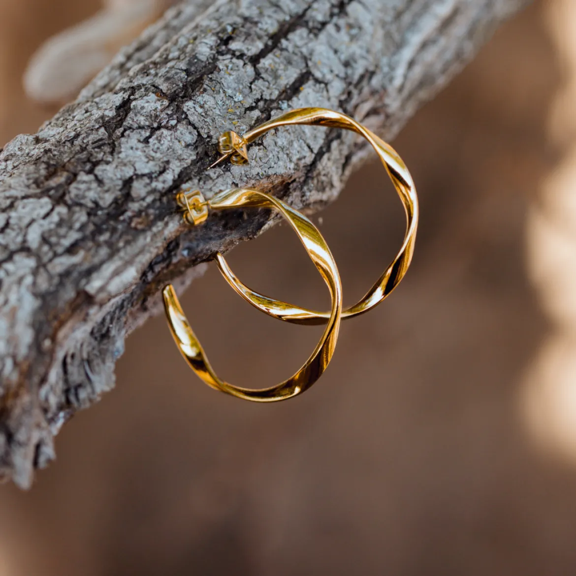 Sahira Hoop Studs Medium Gold