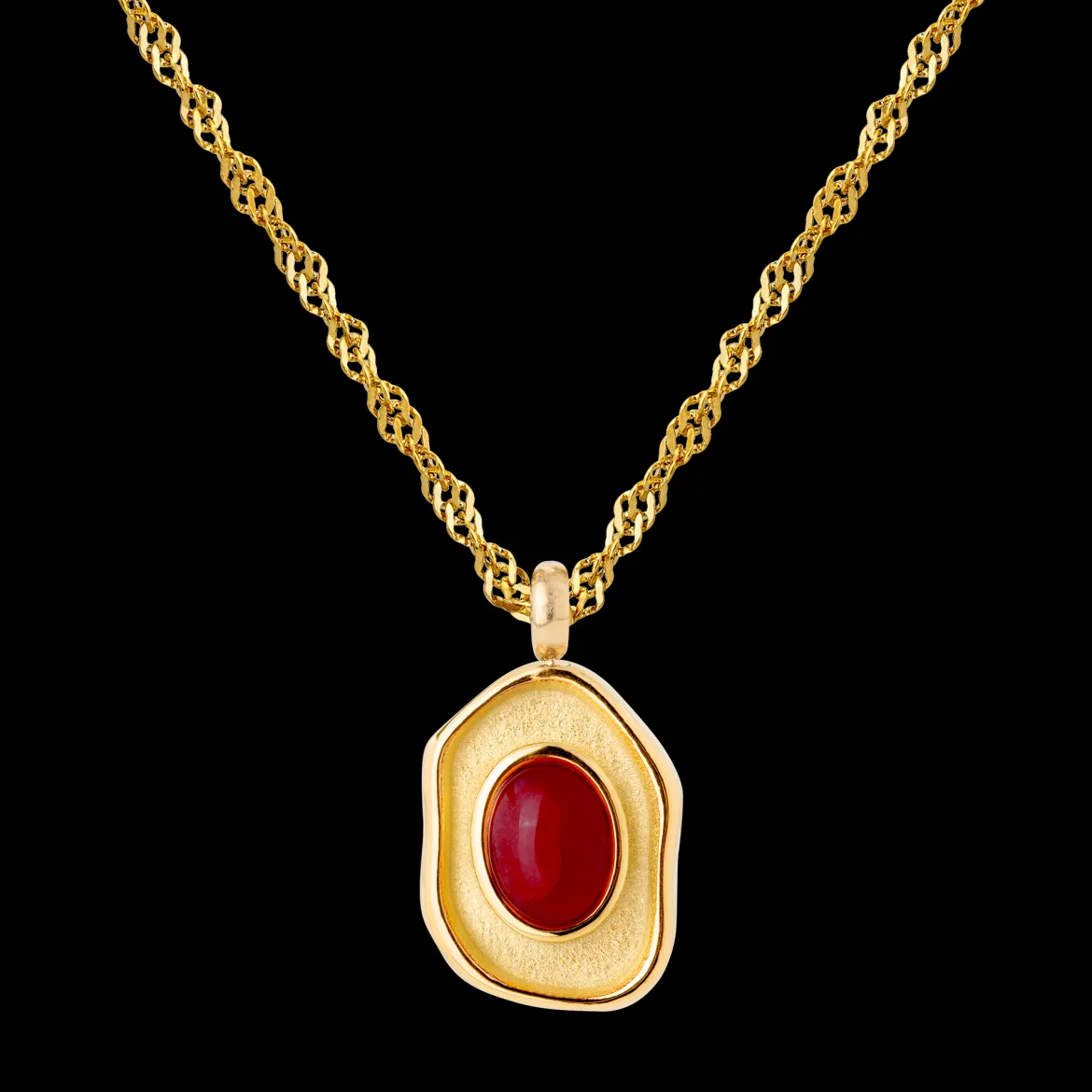Scarlet Treasure Necklace Gold