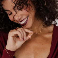 Scarlet Treasure Necklace Gold