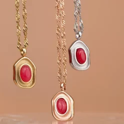 Scarlet Treasure Necklace Gold