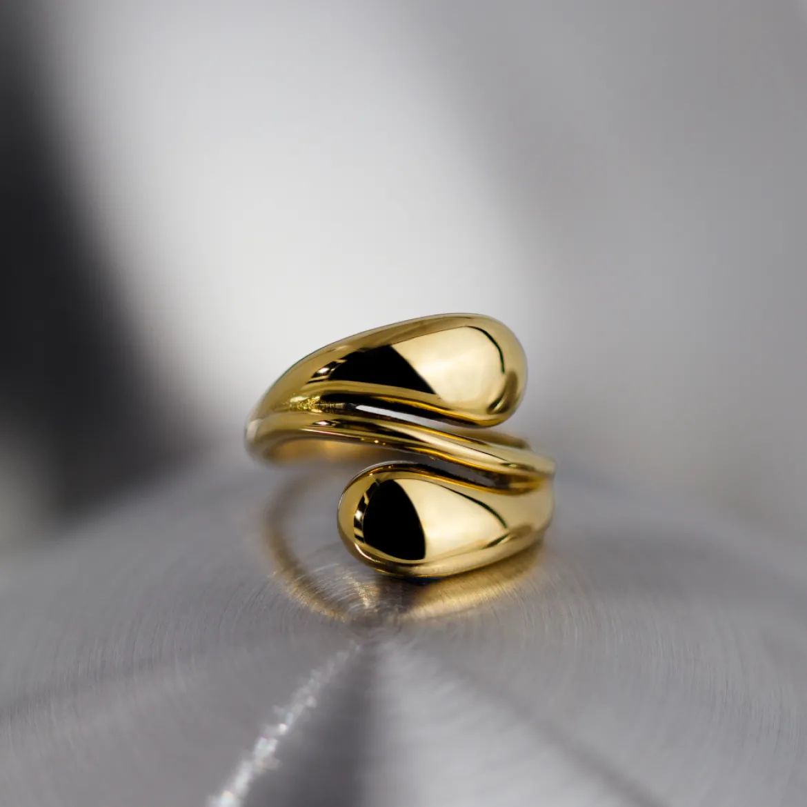 Sculpted Touch Ring Gold