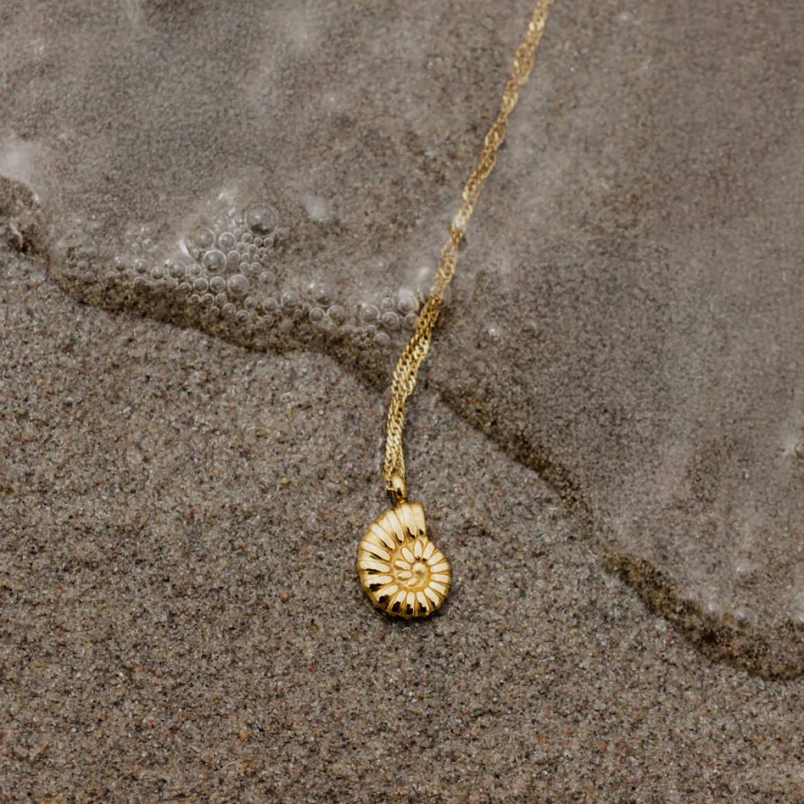 Siren's Spell Necklace Gold