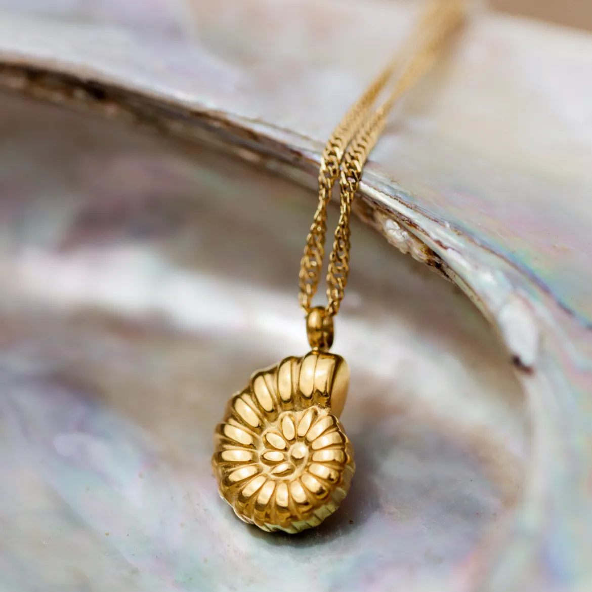 Siren's Spell Necklace Gold