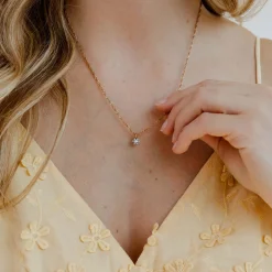 Sparkling Blue Petal Necklace Roségold