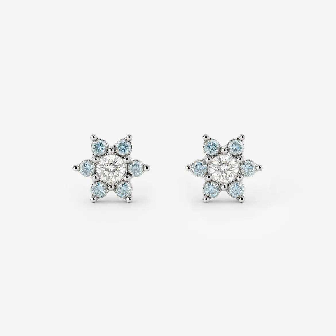 Sparkling Blue Petal Studs Silber