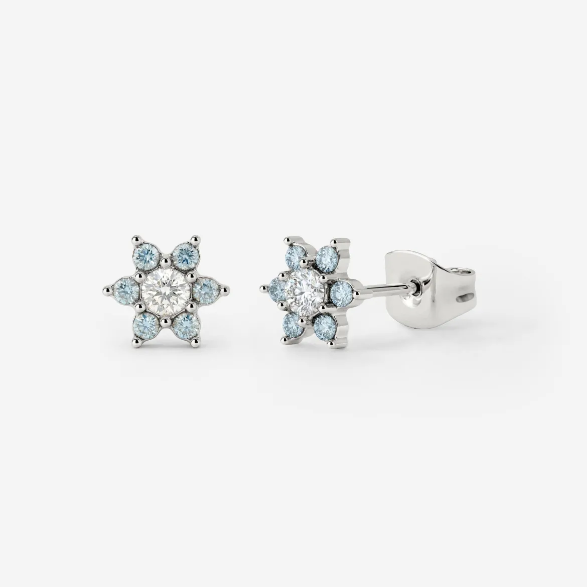 Sparkling Blue Petal Studs Silber
