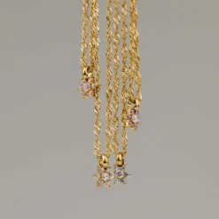 Sparkling Pink Petal Necklace Silber