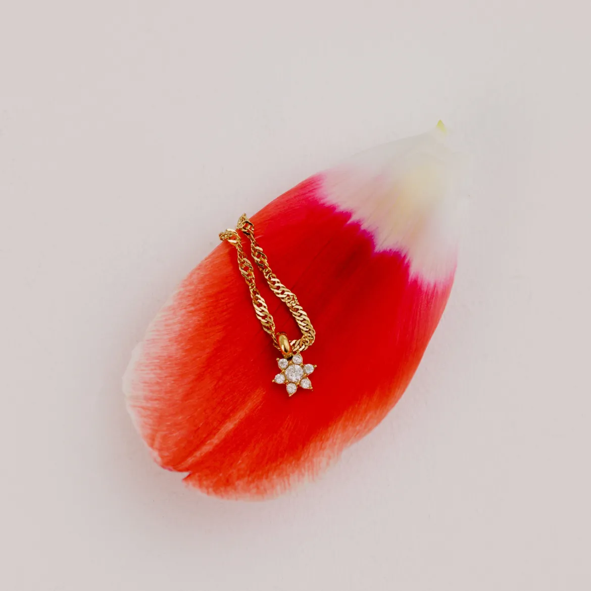 Sparkling White Petal Necklace Roségold