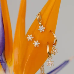 Sparkling White Petal Necklace Silber