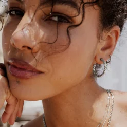 Squeeze it Medium Hoop Studs Silber