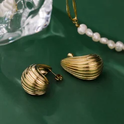 Textured Droplet Studs Large Silber