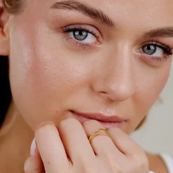 Tiny Trio Ring Gold