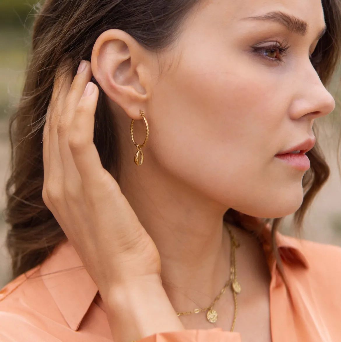 Twisted Hoops Large (alt) - Gold