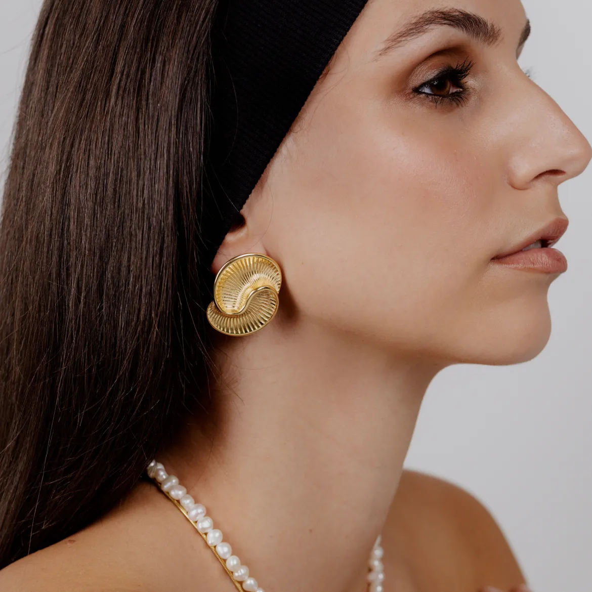 Winding Spiral Studs Gold
