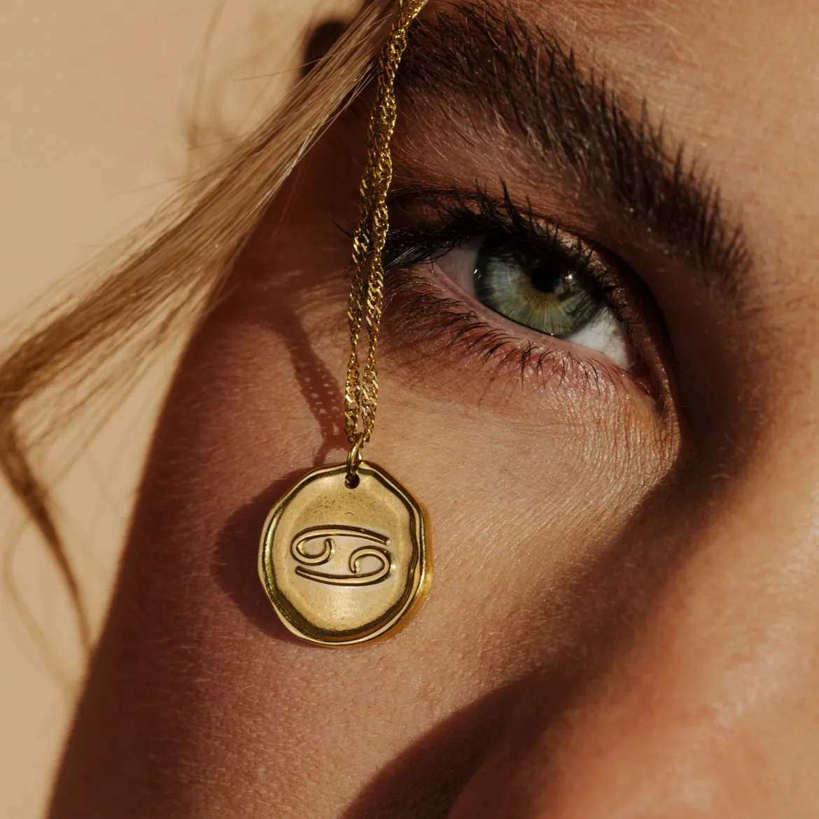 Zodiac Necklace – Cancer / Krebs Gold