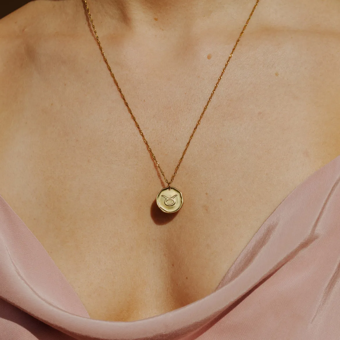 Zodiac Necklace – Taurus / Stier Gold